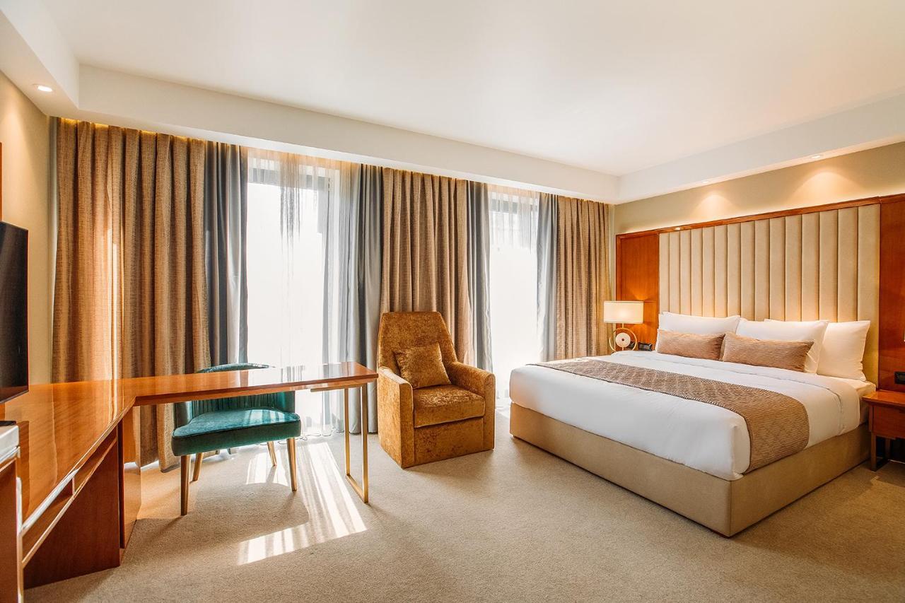 Marjan Plaza Hotel Тбилиси Екстериор снимка