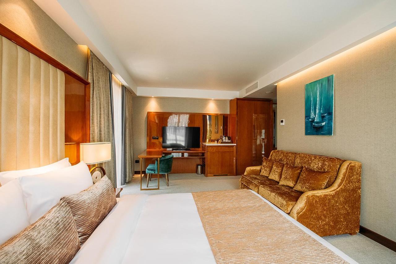 Marjan Plaza Hotel Тбилиси Екстериор снимка