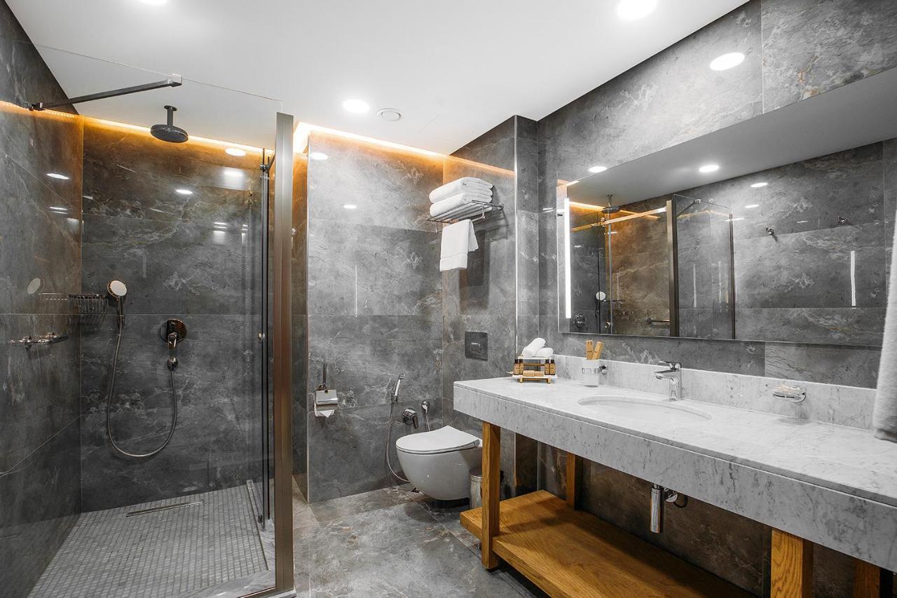 Marjan Plaza Hotel Тбилиси Екстериор снимка