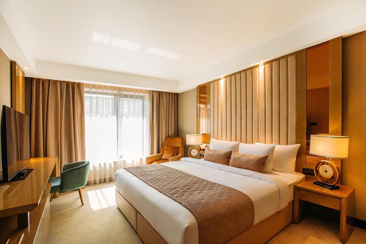 Marjan Plaza Hotel Тбилиси Екстериор снимка