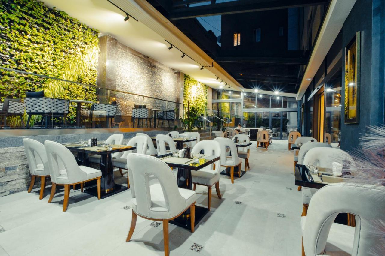 Marjan Plaza Hotel Тбилиси Екстериор снимка
