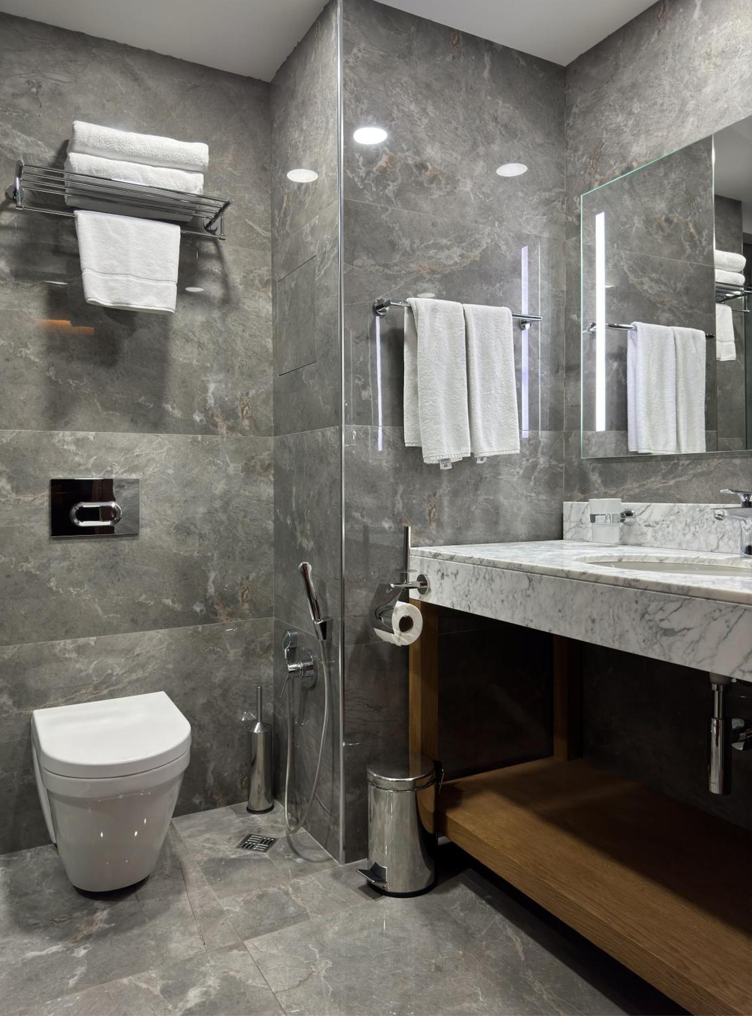 Marjan Plaza Hotel Тбилиси Екстериор снимка