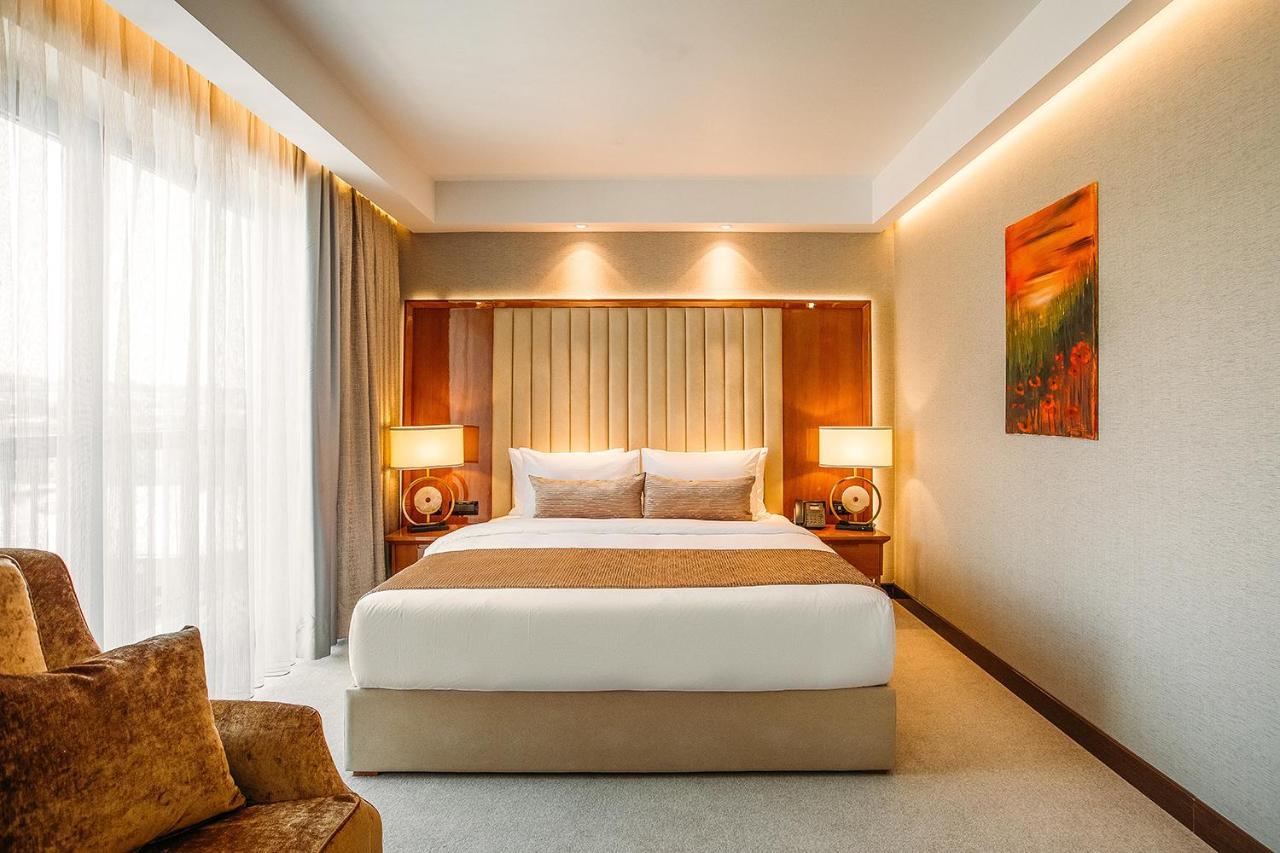 Marjan Plaza Hotel Тбилиси Екстериор снимка